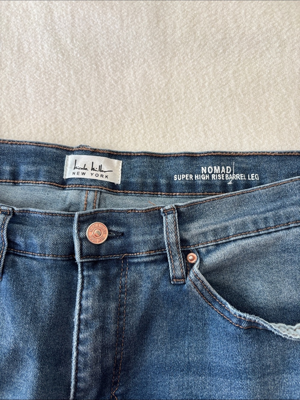Nicole Miller Women's Barrel Jeans size 12 - Picture 2 of 8